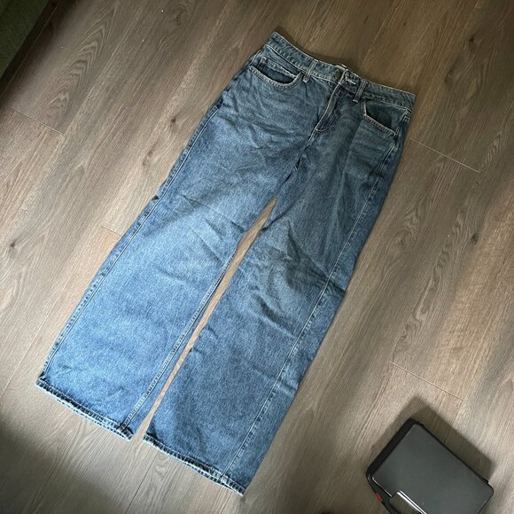 Hollister Curvy Mid-Rise Medium Wash Baggy Jeans - Picture 4 of 6